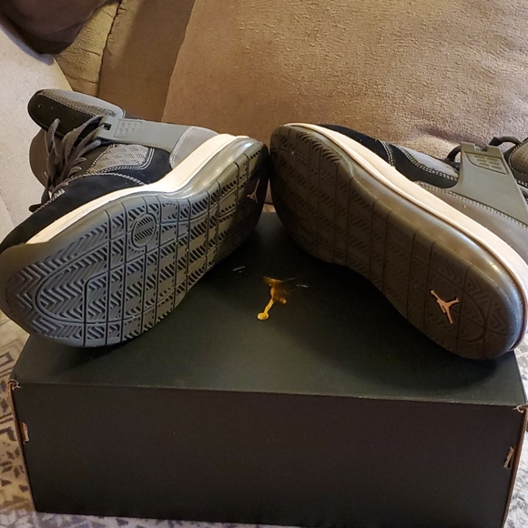 Jordan Air lightly worn like new - Picture 5 of 8